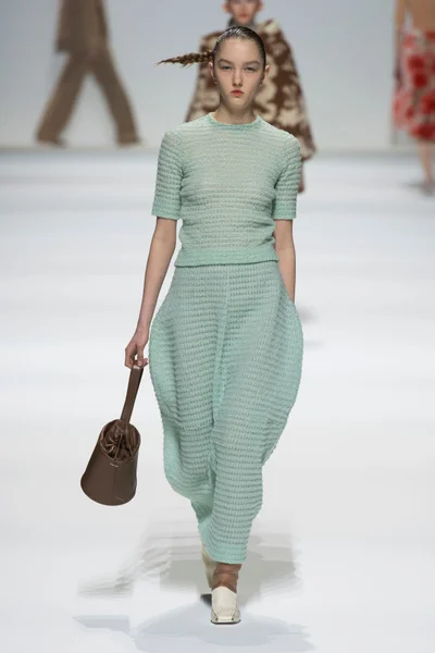 Look 39